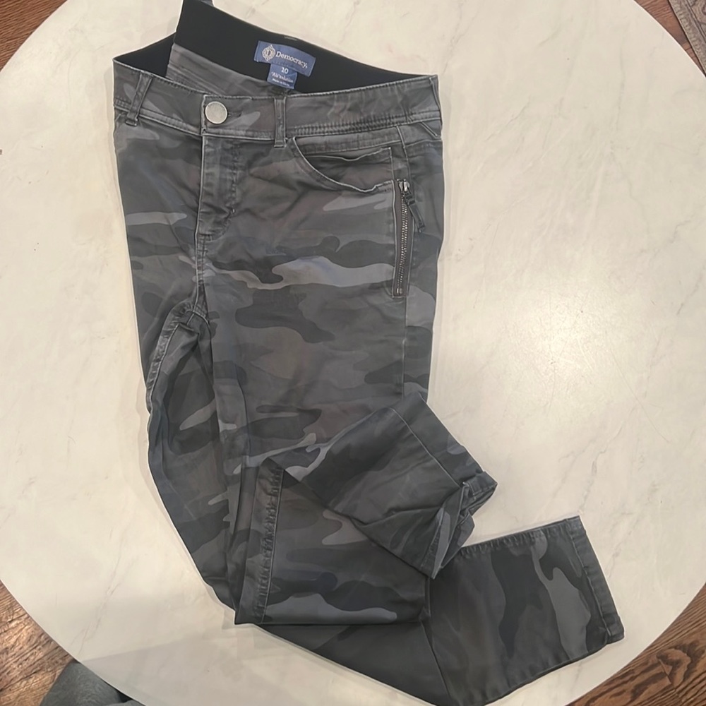 Camouflage slim fit pants. Size 10